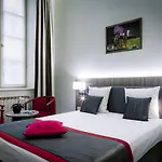 Le Phenix 4*