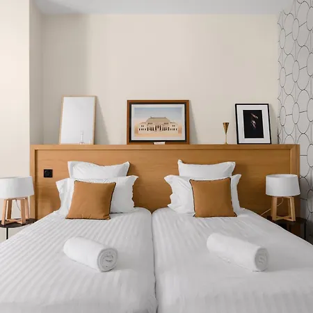 Hotel Le Phenix 4*
