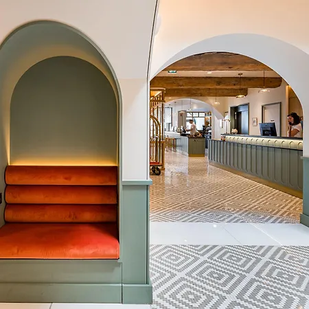 Hotel Le Phenix