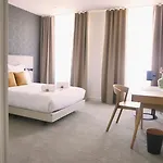 Le Phenix 4*