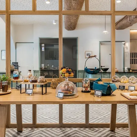 Le Phenix 4* Лион